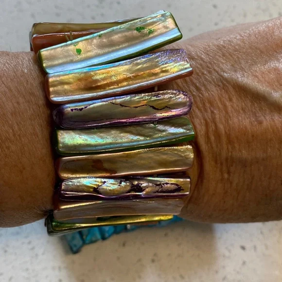 Two Abalone Stretch Bracelets - Picture 2 of 3